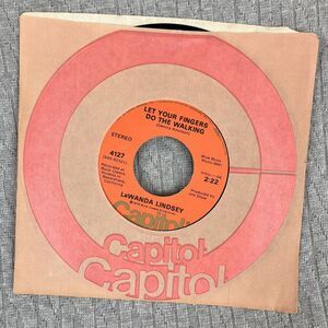 Vintage‎ 45 RPM record La Wanda, Lindsey capital records country rhythm, blues
